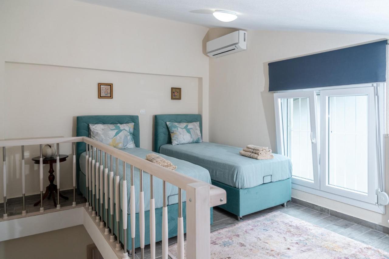 Villa Serafima Nikiti  Luaran gambar